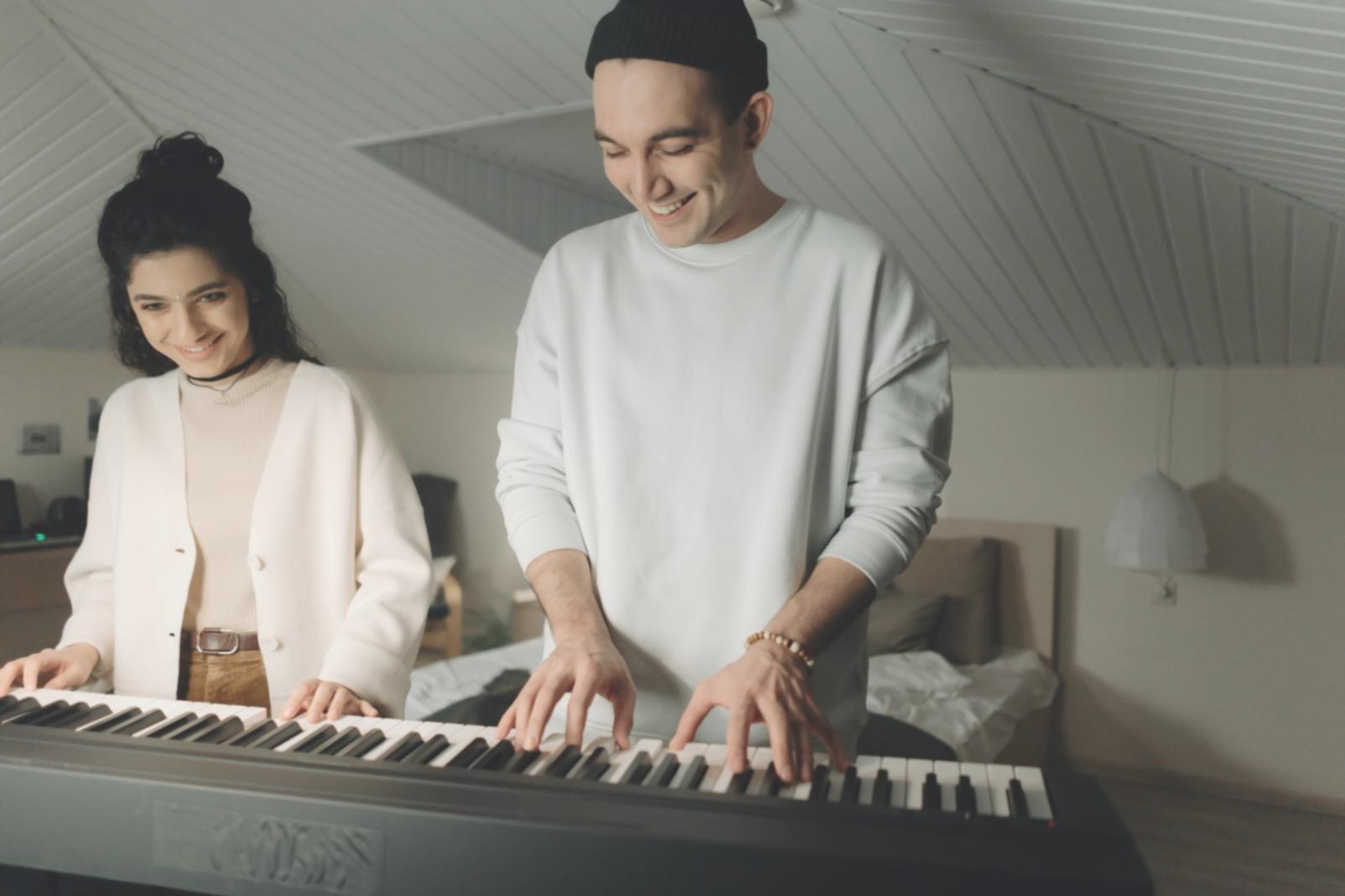 Professionelles Tonstudio mit moderner Ausrüstung für Sound Design